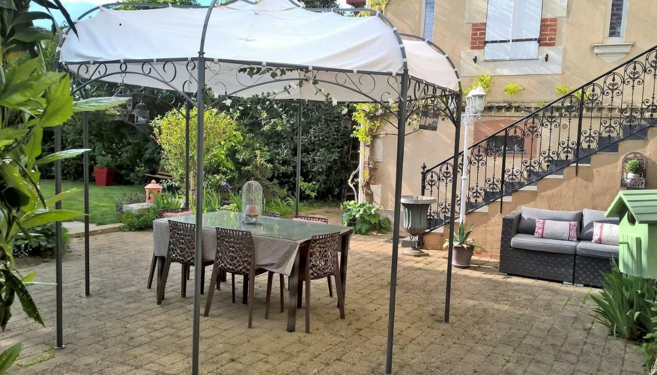 Le Clos Manceau Bed & Breakfast Le Mans Exterior photo
